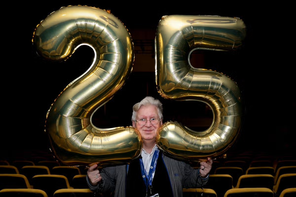 Theatre stalwarts lead tributes to Woody
